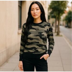 Isaac Mizrahi New York Women's Gray Black Green Camo Knit Sweater Size Large